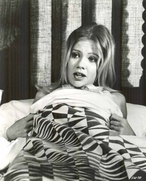 Hayley Mills -KGrHqNHJEIFENw3Uu0CBRHvCpJp3__60_57.jpg