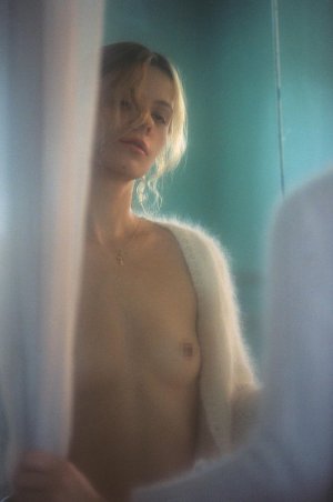 Dasha Nekrasova (40).jpg