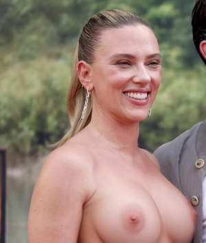 scarlettjoqueen__2025-11-24T142010.000Z fake.png