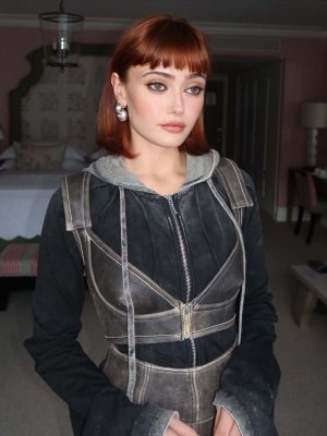 Ella Purnell - Holly White Photoshoot 8Bxqb8Ul_o.jpg
