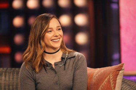 Chloe_Grace_Moretz_at_The_Kelly_Clarkson_Show_12-03-20250002.jpg