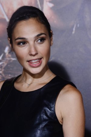 Gal Gadot at Riddick premiere z3.jpg