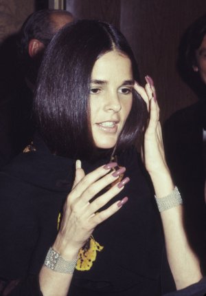 Ali-MacGraw (1).jpg