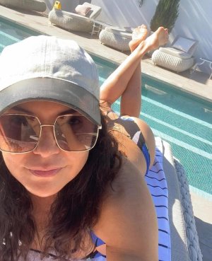 Miriama Smith - Elsa from Dino Thunder Sunabathing selfie 1.jpg