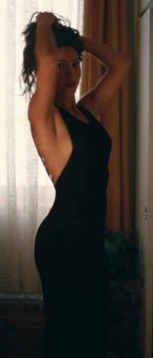 Adria Arjona (9).jpg