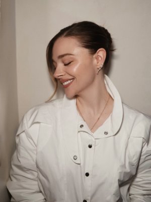 Chloë Grace Moretz - Today with Jenna & Friends ME18AWEV_o.jpg