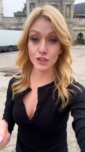 Katherine McNamara - Cleavage 1.jpg