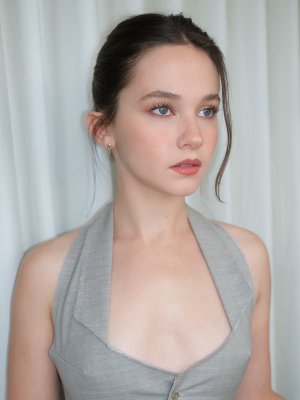 Cailee Spaeny - wearing a gray vest for a press day 589062763.jpg