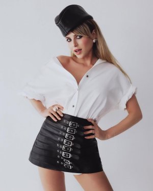 Anne Winters44502.jpg