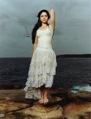 Amy-Lee-Feet-32994.jpg