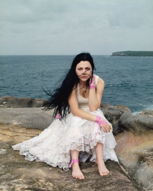 Amy-Lee-Feet-32995.jpg