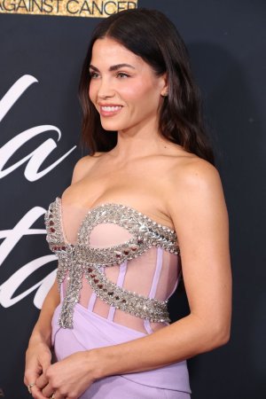 Jenna_Dewan_at_Dancers_Against_Cancer_s_2025_Gala_Of_The_Stars_in_Beverly_Hills_1__5_.jpg