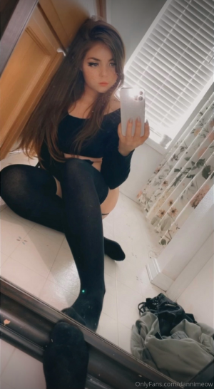 Screenshot 2024-12-19 at 11-52-10 Danni Meow OnlyFans.png