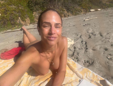 Jordana Brewster - hanging at the beach fake.png