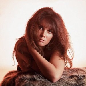 Caroline-Munro (1).jpg