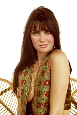 Caroline-Munro (11).jpg
