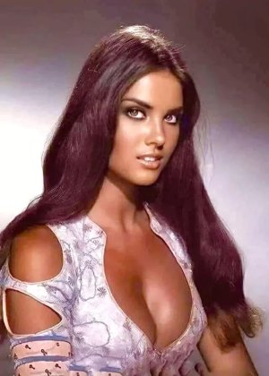 caroline-munro-v0-gxkency2unkf1.jpeg