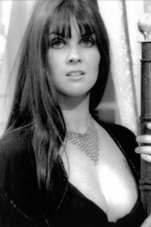 caroline-munro-v0-vv1cv0n2unkf1.jpg