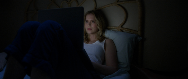 Elizabeth Lail - Countdown (2019)_snapshot_02.10_2020.01.09_10.32.37.png