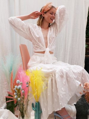 Elizabeth Lail - Interview with Grumpy Magazine on her career after You - 25 Feb 2021 wiWU7yIn_o.jpg