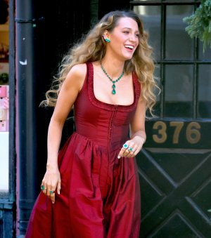 Blake_Lively_at_Stone_Clover_Lane_Store_in_New_York_12-09-20250016.jpg