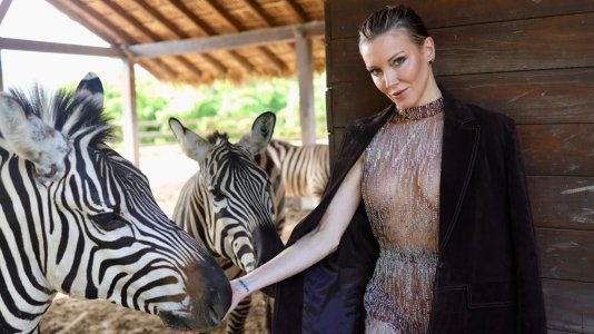 Katie Cassidy - photoshoot.jpg