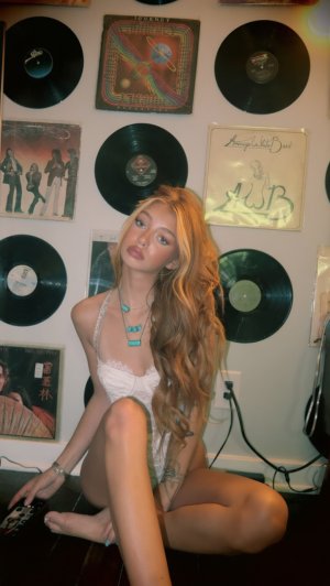 Screenshot 2025-12-05 at 15-22-26 Sicily Rose (@sicilyrose) _ Passes_20251206_042817.jpg