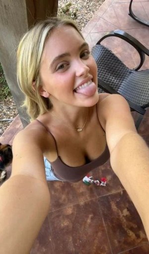 Paige Mackenzie (5).jpeg