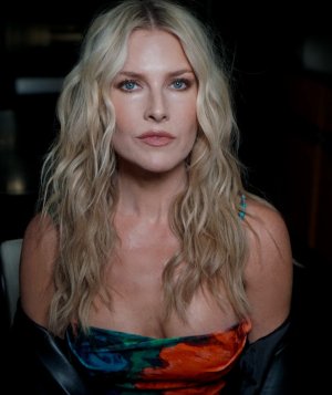 Ali Larter - in a colorful dress ME18JSRA_o.jpg