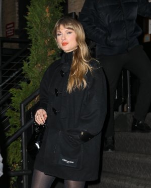 Taylor_Swift_at_Chez_Margaux_in_New_York_12-09-20250016.jpg