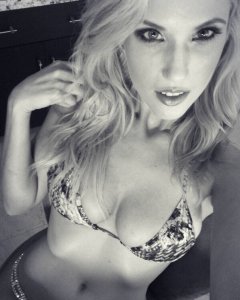 Samantha Knezel Nude & Sexy - TheFappeningBlog.com 22.jpg