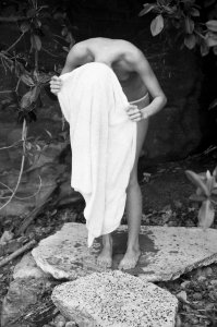 Zoe Barnard Nude & Sexy - TheFappeningBlog.com 3.jpg