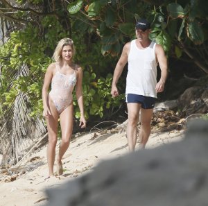 Hailey Baldwin Sexy - TheFappeningBlog.com 22.jpg