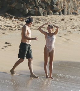 Hailey Baldwin Sexy - TheFappeningBlog.com 25.jpg