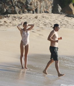 Hailey Baldwin Sexy - TheFappeningBlog.com 27.jpg