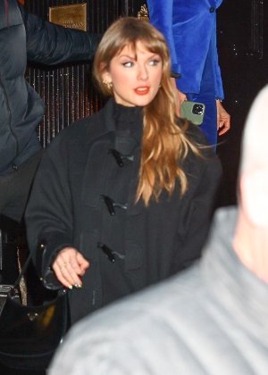 Taylor_Swift_at_Chez_Margaux_in_New_York_12-09-20250045.jpg