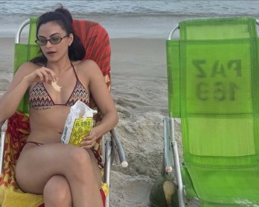 Camila Mendes - bikini at the beach ME18OTCX_o.jpg