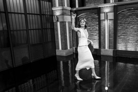 Ella Purnell at the Late Night with Seth Meyers.jpg