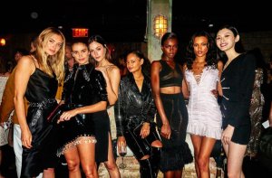 Lais Ribeiro, Sara Sampaio, Martha Hunt, Gigi Hadid Sexy - TheFappeningBlog.com 10.jpg