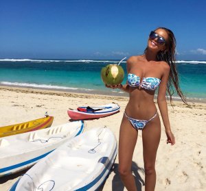 Renee Somerfield Nude & Sexy - TheFappeningBlog.com 44.jpg