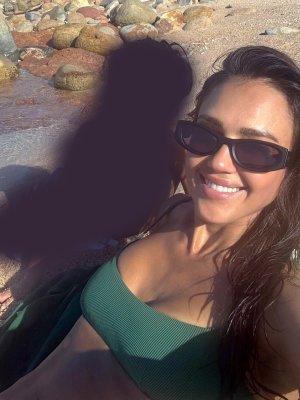 Jessica Alba in dress ja3.jpg