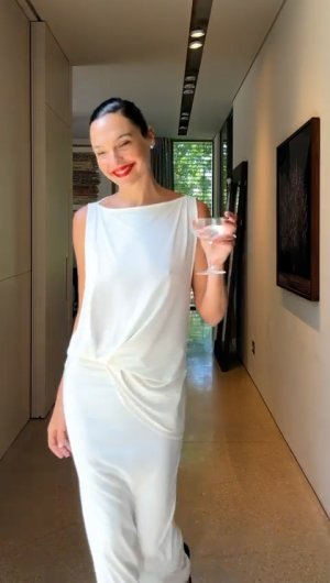 Gal Gadot - Pokies 7.jpg