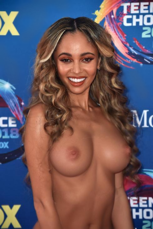 Vanessa Morgan - Teen Choice Awards 2018 in Inglewood NBeSxcLV_o fake.png