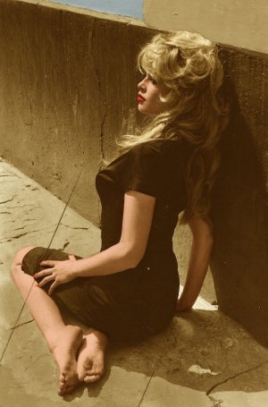 Brigitte-Bardot-Feet-7228617.jpg