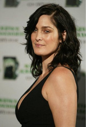 Carrie Anne Moss 99u02ttzuj9g1.jpeg