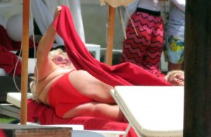 Gemma Collins Sexy & Topless - TheFappeningBlog.com 19.jpg