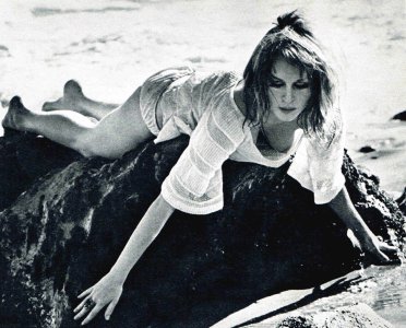 Marianna Hill (21).jpg