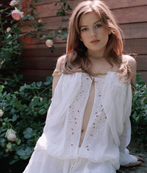 isla-fisher-1123986 Interview magazine photoshoot, 2005.jpg