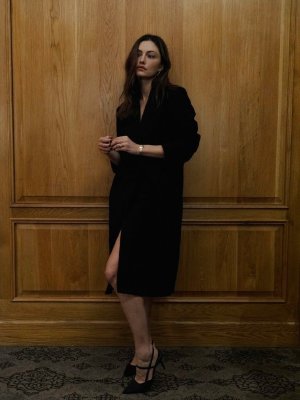 phoebe-tonkin-2077211.jpg