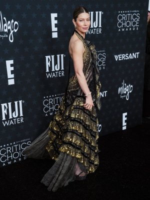 Jessica_Biel_at_the_31st_Annual_Critics_Choice_Awards_in_Santa_Monica_01-04-2026_2__1_.jpg